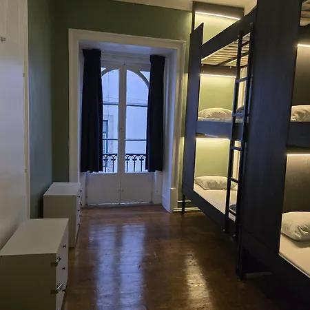 Party Zone Hostel Lisbon Exterior photo