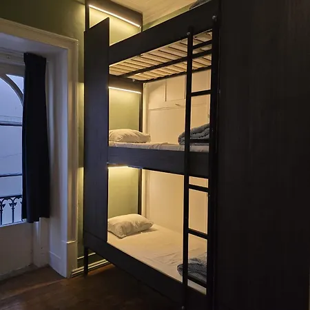 Party Zone Hostel Lisbon Exterior photo